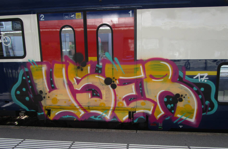 USER train graffiti zürich