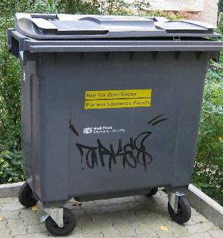 Abfallcontainer in Zrich mit Graffiti Tag. Nur fr Zri-Scke. Fr ein sauberes Zrich. ERZ Entsorgung und Recycling Zrich