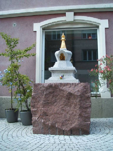 Buddhistisches Zentrum Hammerstrasse 9 8008 Zrich Schweiz. Im Seefeld zwischen Hegibachplatz und Botanischem Garten Zrich gelegen.