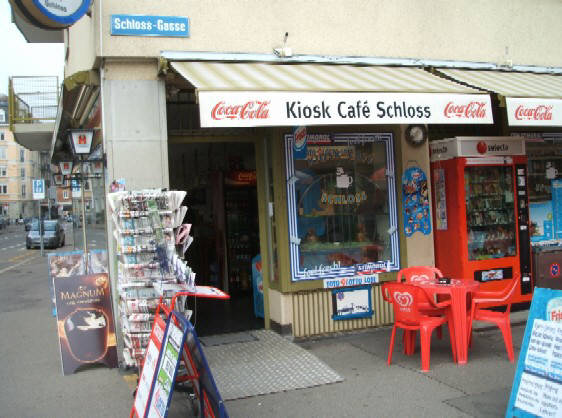 KIOSK CAF SCHLOSS. Schloss-Gasse, Schmiede-Wiedikon, Zrich. Stadtkreis 3.