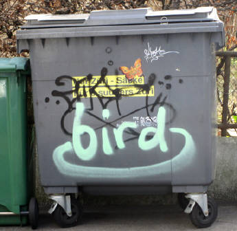 BIRD graffiti trashcan zrich