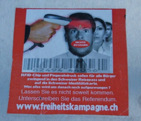 www.freiheitskampagne.ch. RFIDChip und Fingerabdruck sollen fr alle Brger zwingend in den Schweizer Reisepass und auf die Schweizer Identittskarte.
