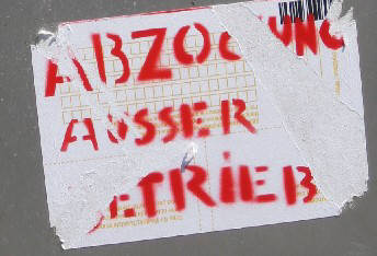 ABZOCKUNG AUSSER BETRIEB. ausser betrieb gesetzter vbz-billetautomat am kreuzplatz im august 2010 nach dem angriff von aufstndischen