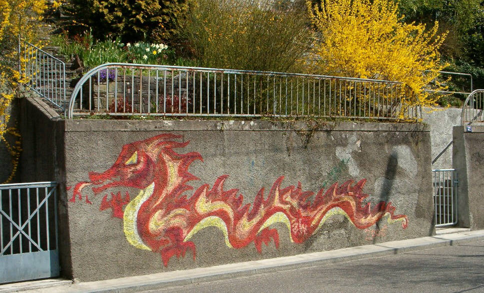 RED DRAGON GRAFFITI ZURICH SWITZERLAND roter drachen graffiti zürich