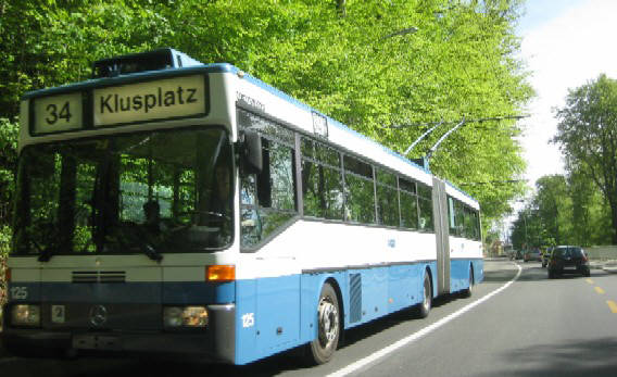 34er Bus. VBZ Zri-Linie Buslinie Nummer 34. Schlyfi Witikon. Witikonerstrasse Zrich Witikon.